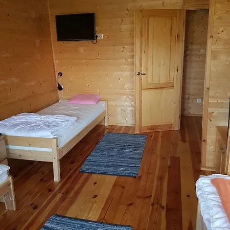 Cztery Pory Roku Деревянный коттедж *