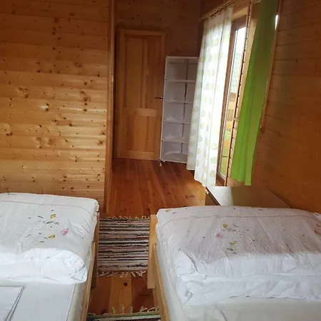 Cztery Pory Roku Деревянный коттедж