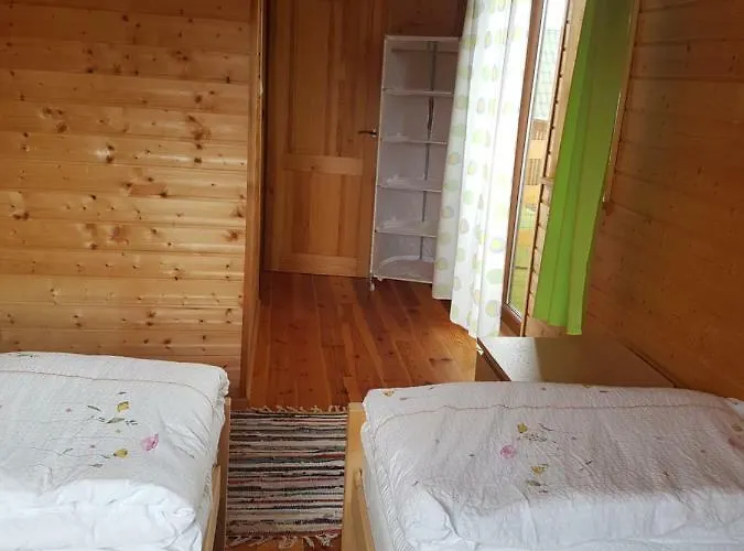 Cztery Pory Roku Jaktstuga