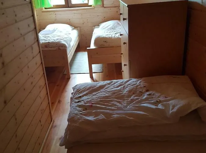 Cztery Pory Roku Jaktstuga *